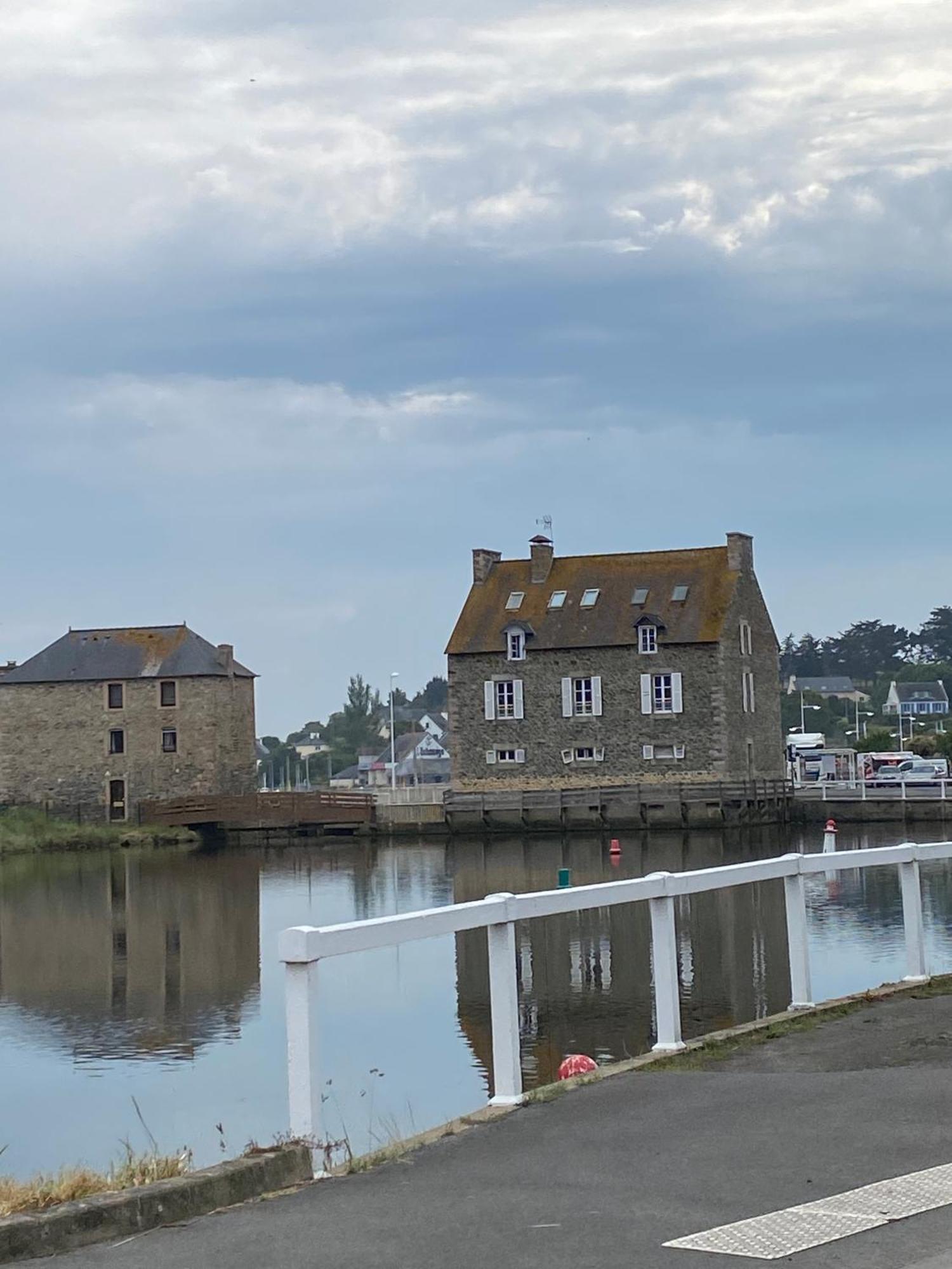 Agreable Cocon Sous Les Toits - Parking - Wifi Apartment Pleneuf-Val-Andre Exterior foto